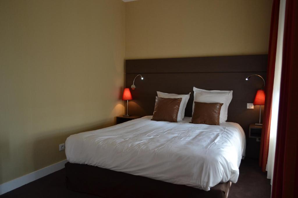 Le Saint-Jacques Hotell Cloyes-sur-le-Loir Rum bild