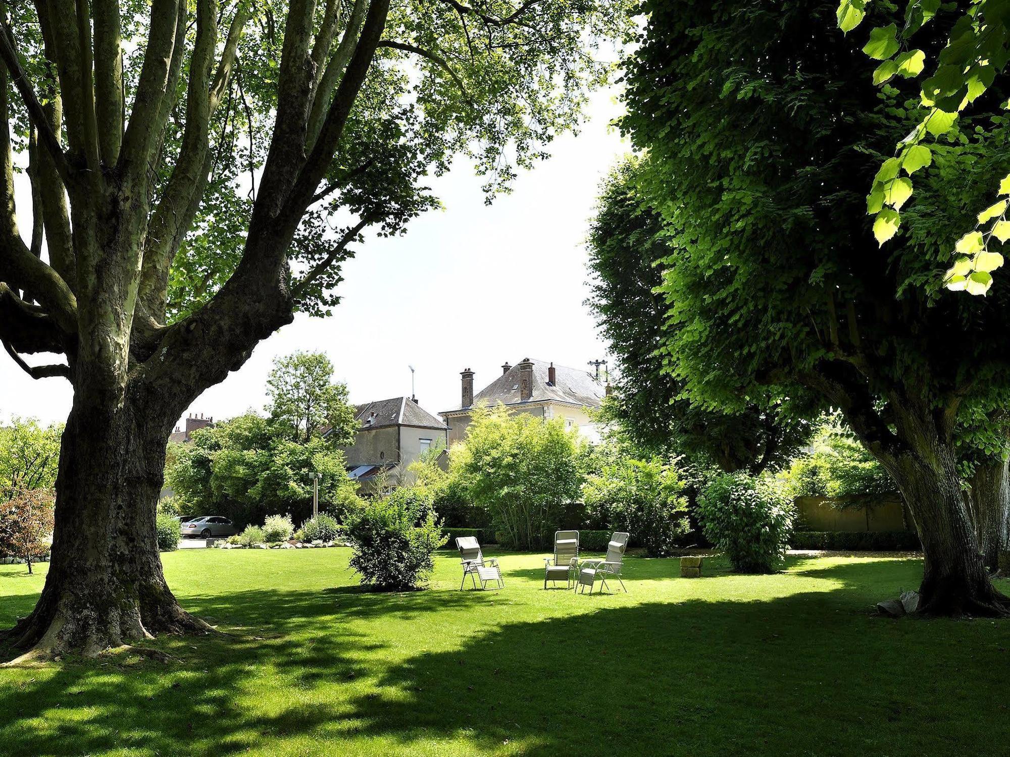 Le Saint-Jacques Hotell Cloyes-sur-le-Loir Exteriör bild