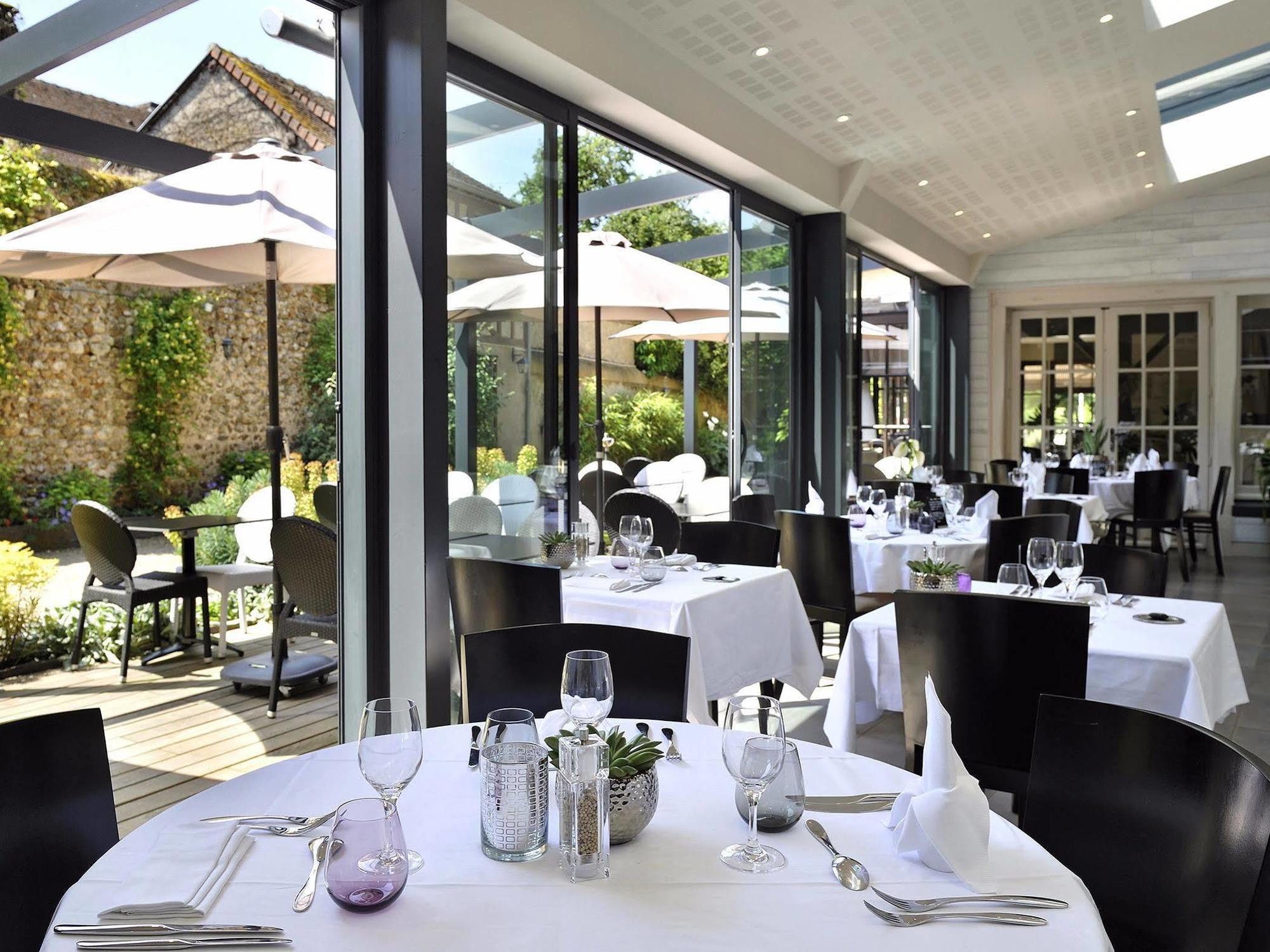 Le Saint-Jacques Hotell Cloyes-sur-le-Loir Exteriör bild